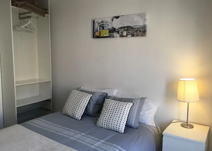 Modern Conde Barão - Sss Lisboa