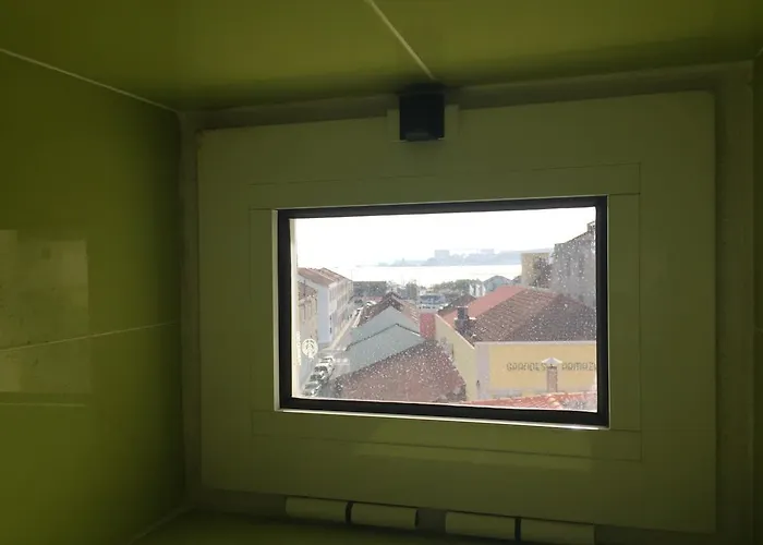 Modern Conde Barão - Sss * Lisboa