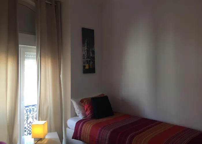 Modern Conde Barão - Sss Lisboa